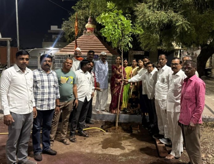 बारामती : - स्वर्गीय अजितदादा पवार यांच्या स्मरणार्थ "एक झाड दादांसाठी" रुई गावात संकल्प सुरू..!