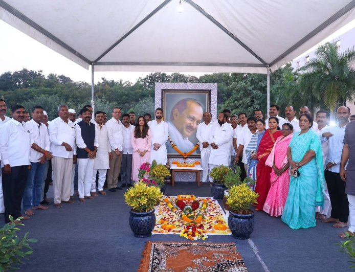 सोमेश्वरच्या निवडणुकीचे रणशिंग फुंकले! दादांच्या स्मृतींना अभिवादन; जय पवारांसह पॅनलचे सर्व उमेदवार मैदानात..